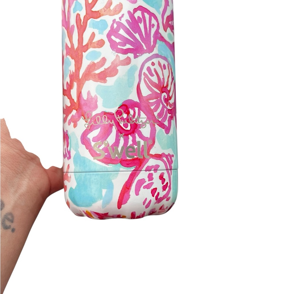S'well pink blue Lilly Pulitzer stainless steel reusable water bottle 18 oz - Picture 2 of 5